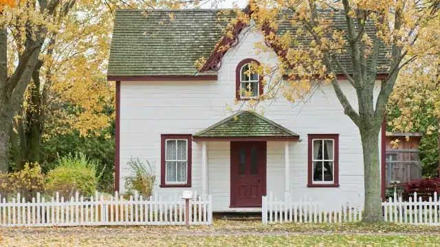 White and red house